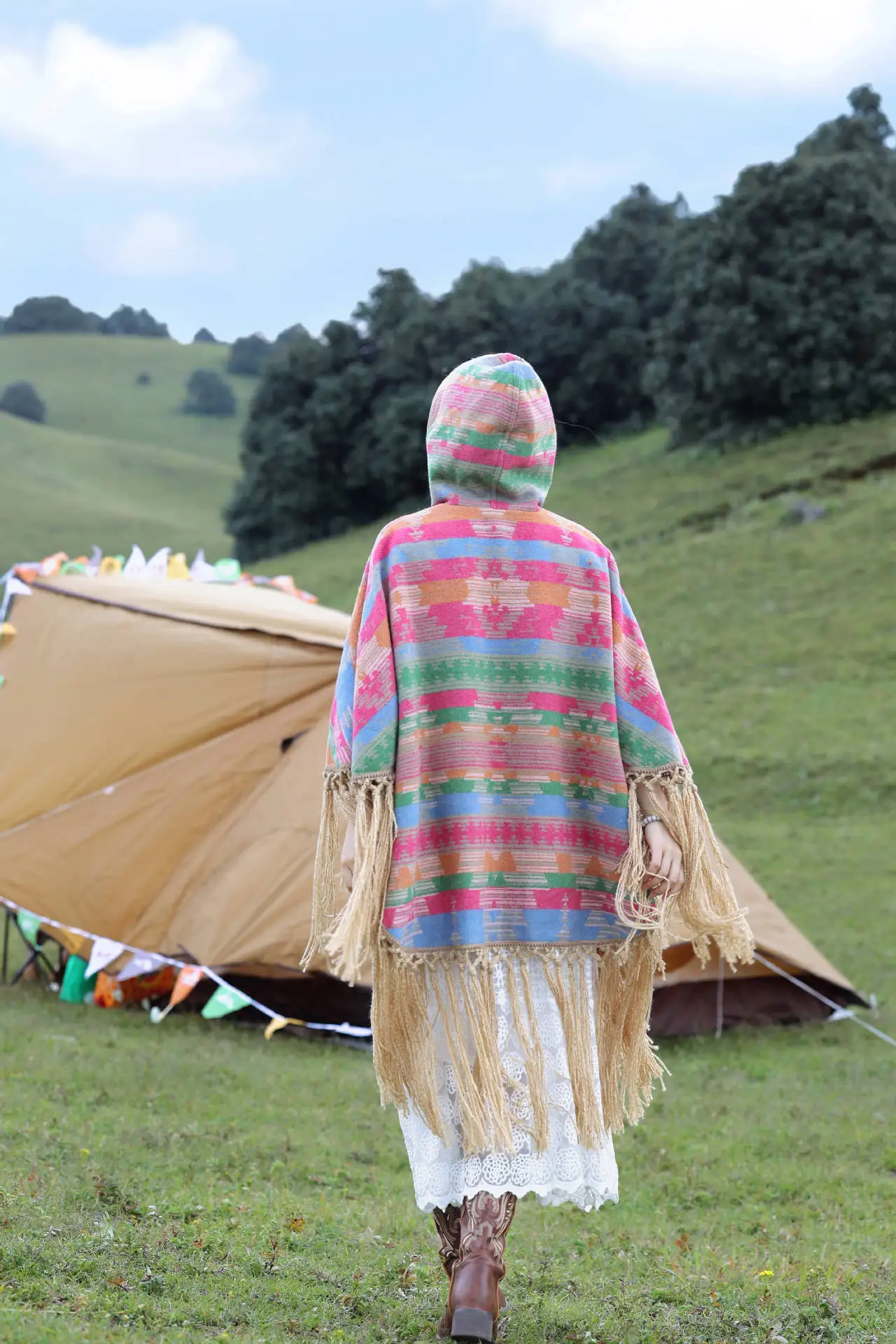 Poncho Femme Traditionnel S9e0342bbe3d544bbad83e23c497706d5c.webp